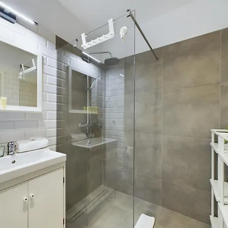 Elegancki Blisko Rzeki W Krakowie Z Biurkiem Do Pracy Zdalnej By Renters *